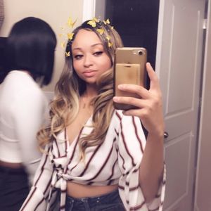 Meet your Posher, Ariana